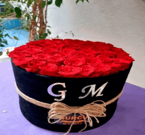 Siyah Kutuda 51 Kırmızı Gül