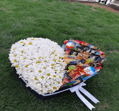 Kalpli Kutuda Papatya ve Çikolata