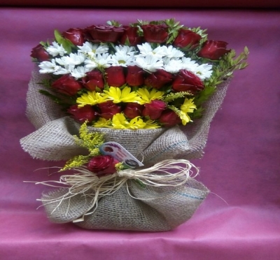 Kırmızı Gül ve Papatya Buketi